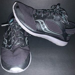 Saucony Kineta Runshield